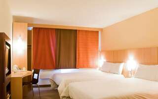 Отель Ibis Hotel Dublin Клондолкин Двухместный номер с 2 отдельными кроватями-1